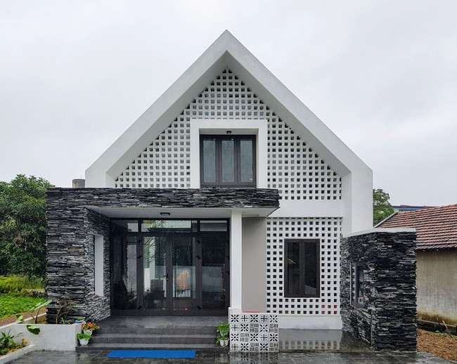 Ngôi nhà 110m² vạn người mê do chủ nhà tự thiết kế có giá 800 triệu ở Quảng Bình - Ảnh 2. Ngôi nhà 110m² vạn người mê do chủ nhà tự thiết kế có giá 800 triệu ở Quảng Bình - Ảnh 2.