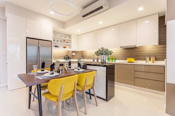 Phòng ăn tươi vui, sinh động Sắc vàng chanh từ ghế ăn, phụ kiện tạo điểm nhấn sinh động, vui tươi cho không gian phòng ăn và bếp nấu.