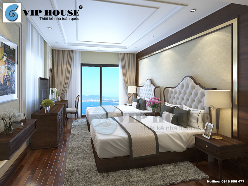 Thiết kế nội thất phòng ngủ đôi khách sạn là sự kết hợp của màu nâu trầm đồ nội thất gỗ kết hợp với màu vàng nâu nhẹ nhàng của vách đầu giường