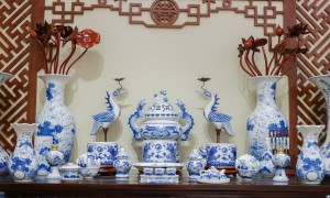 Hướng dẫn chọn mua đồ thờ cúng Bát Tràng chính hãng sử dụng trong phòng thờ chung cư